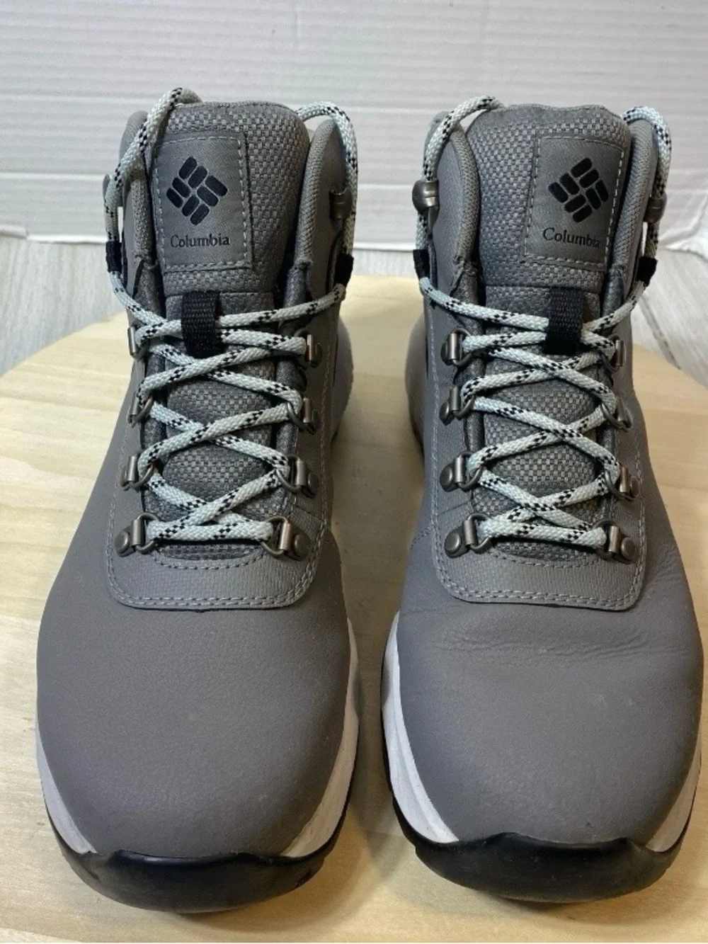 Columbia Newton Ridge Plus Waterproof Hiking Boots Womens Size 8 Gray Omni Tech
